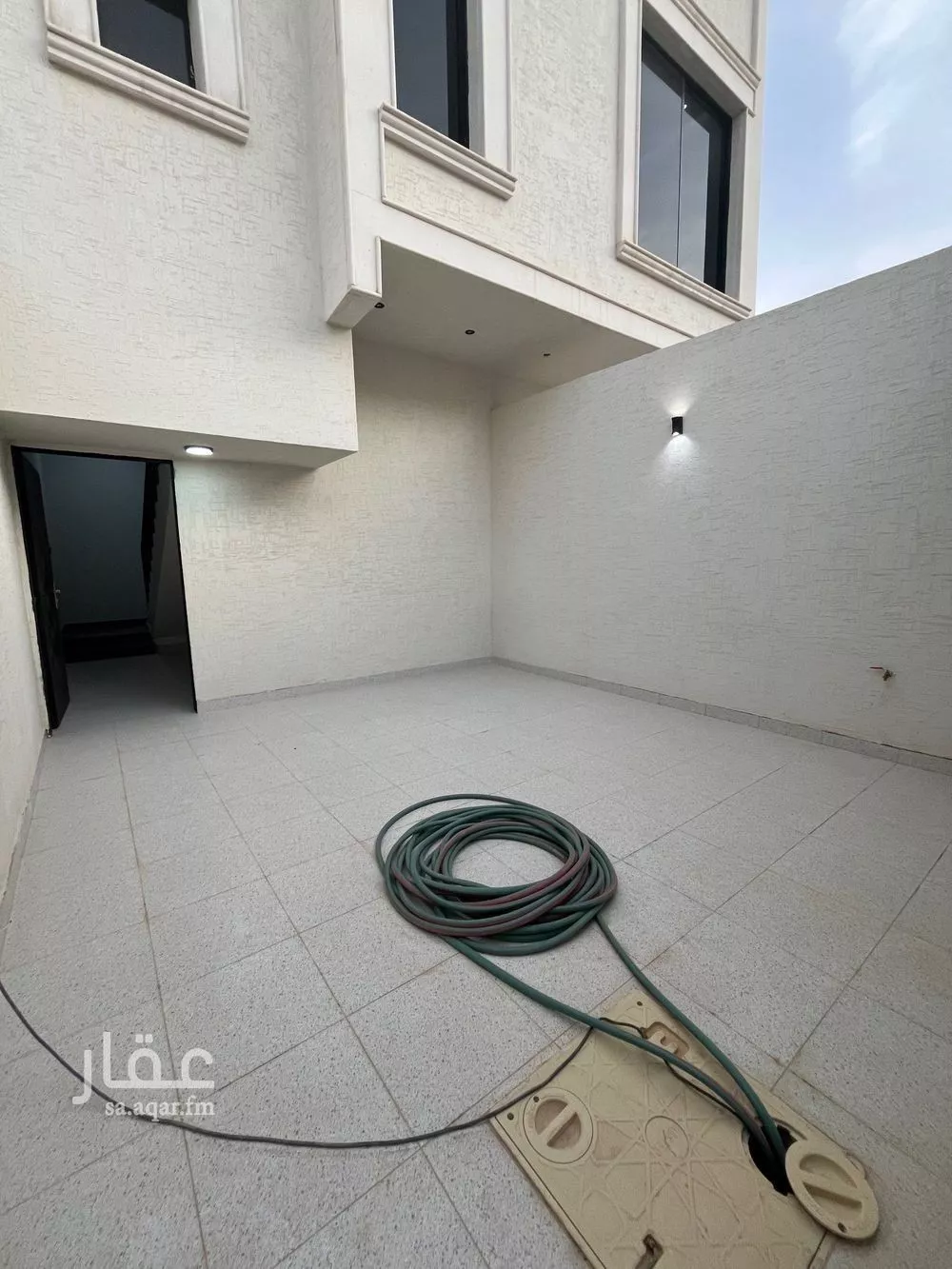 3 bedroom floor in Al Janadriyah 4