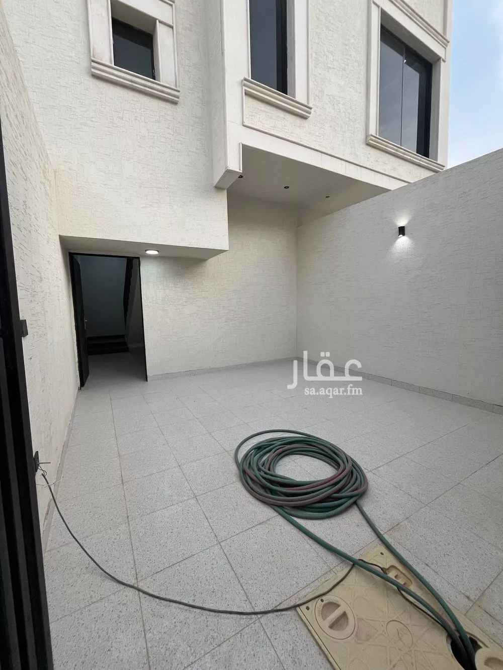 3 bedroom floor in Al Janadriyah 5