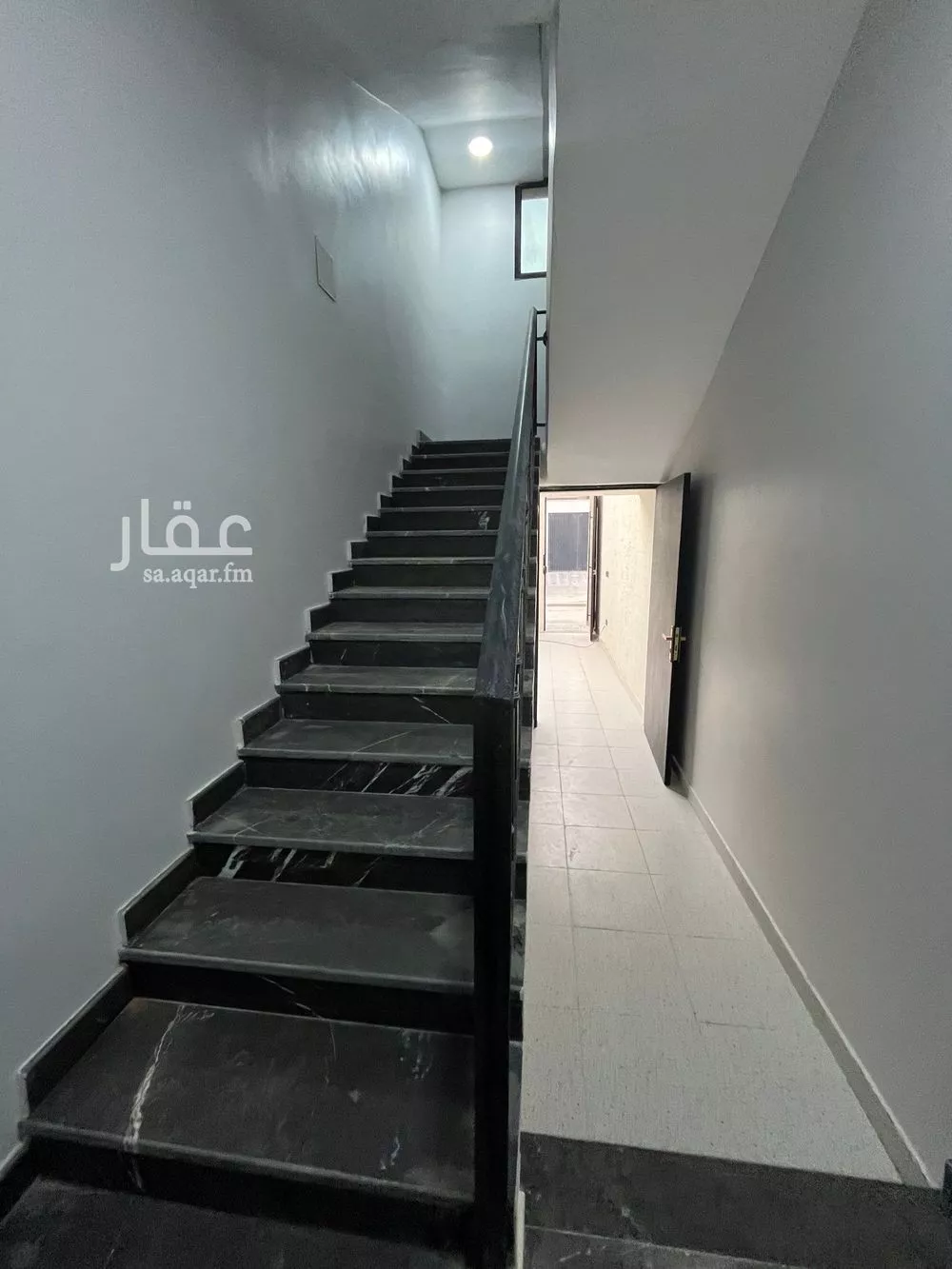 3 bedroom floor in Al Janadriyah 6
