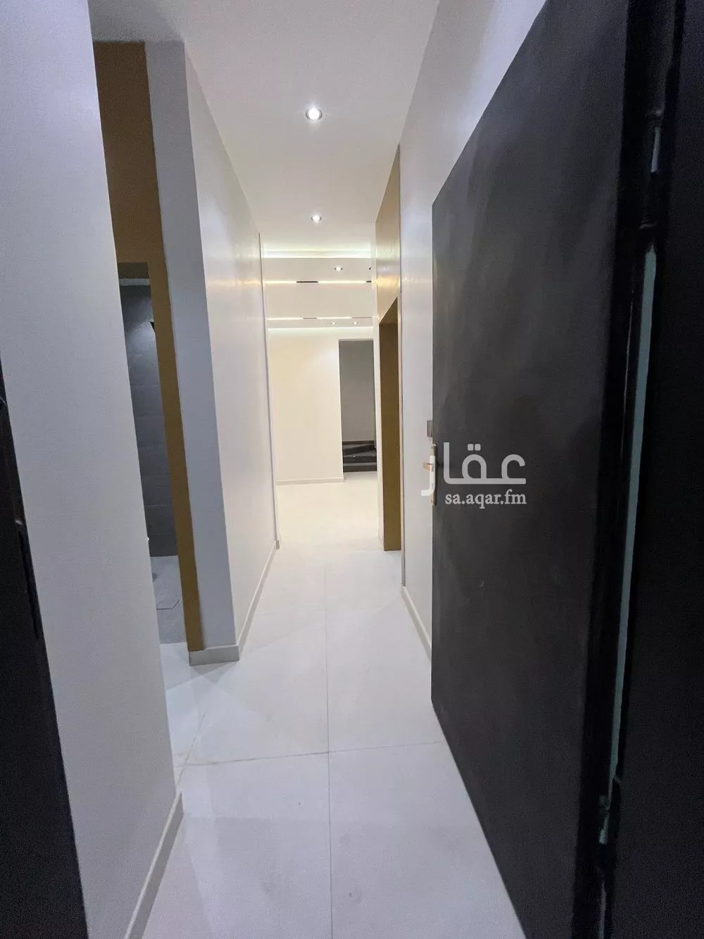3 bedroom floor in Al Janadriyah 8