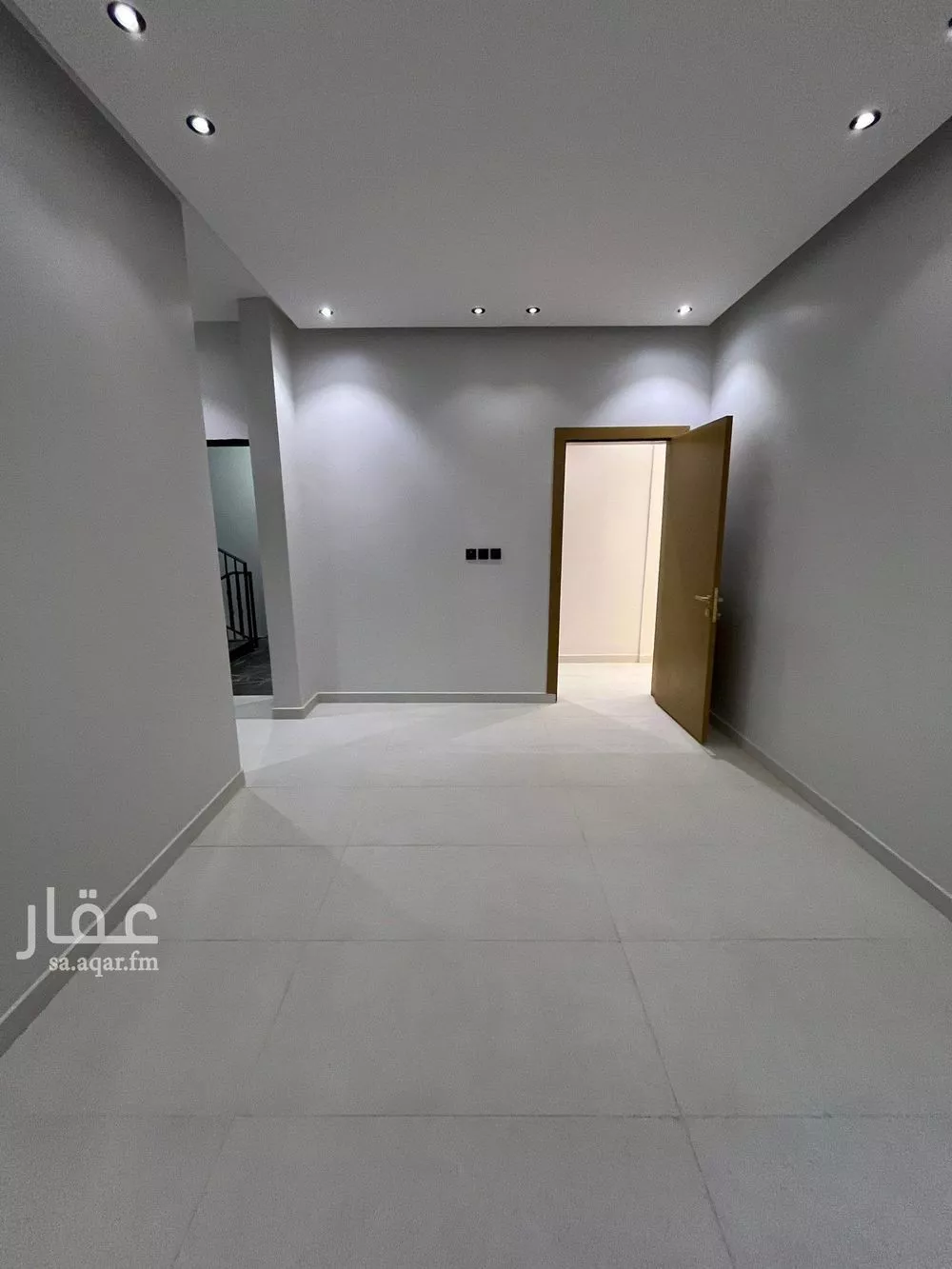 3 bedroom floor in Al Janadriyah 10