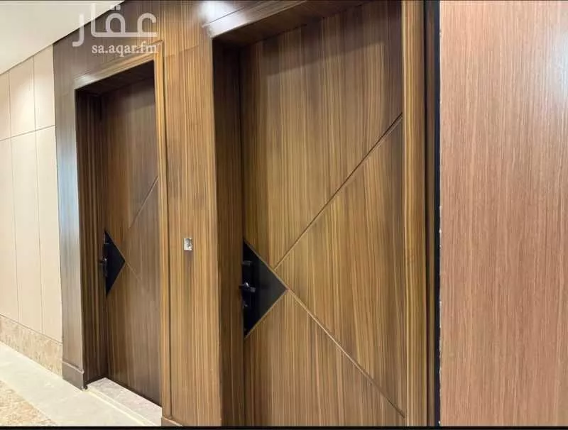 شقة 6 غرف في الحمرا 8