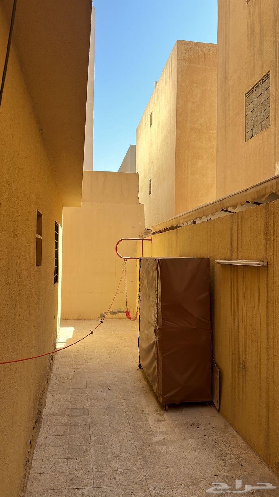 4 bedroom apartment in Ishbiliyah 9