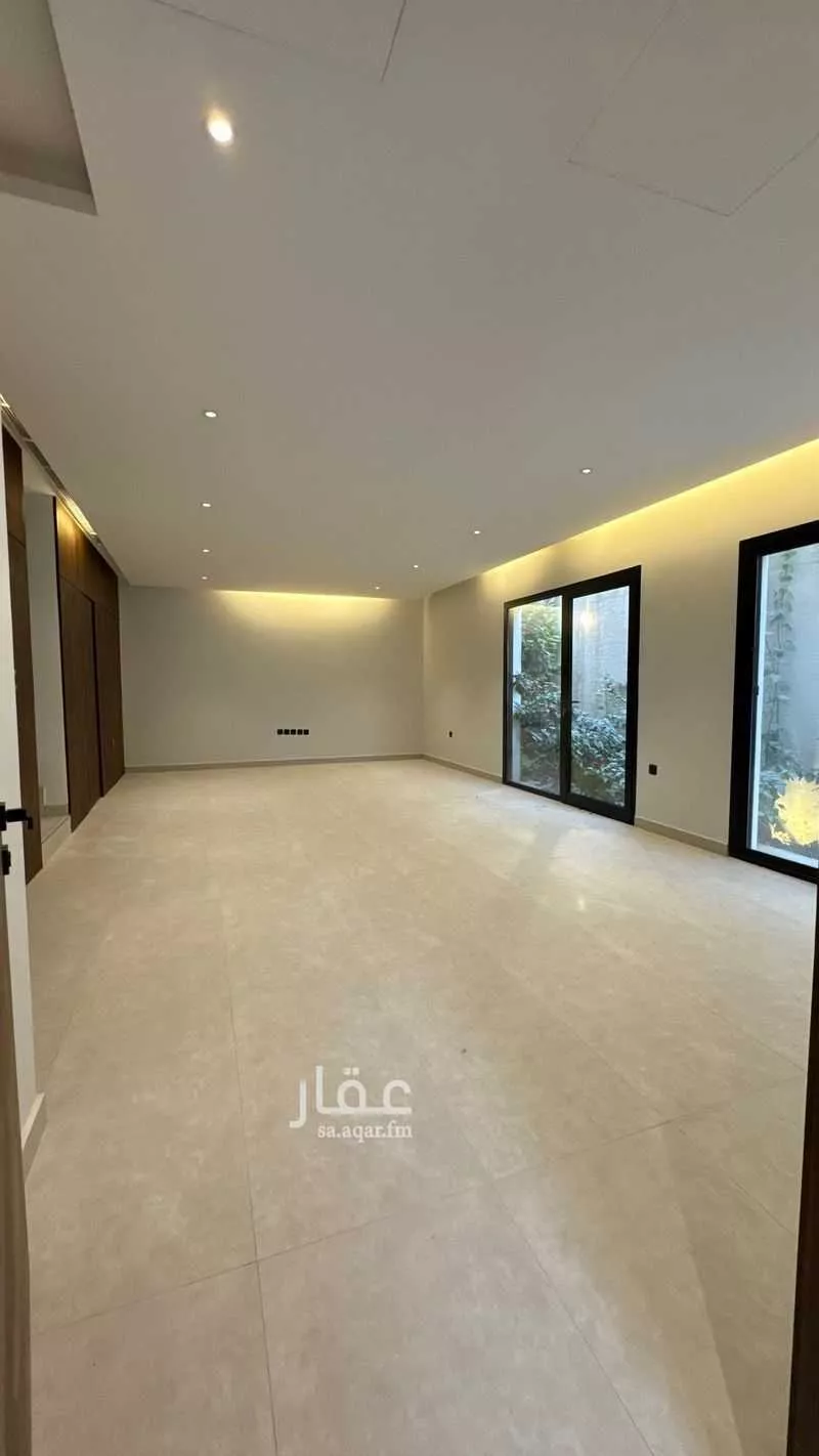 فيلا 5 غرف في العارض 19