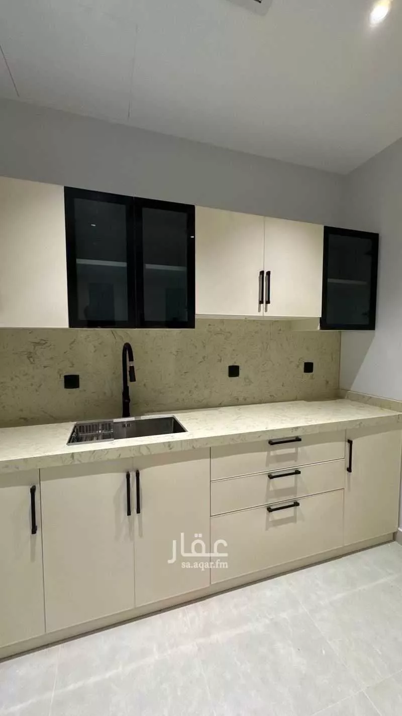 فيلا 5 غرف في العارض 16