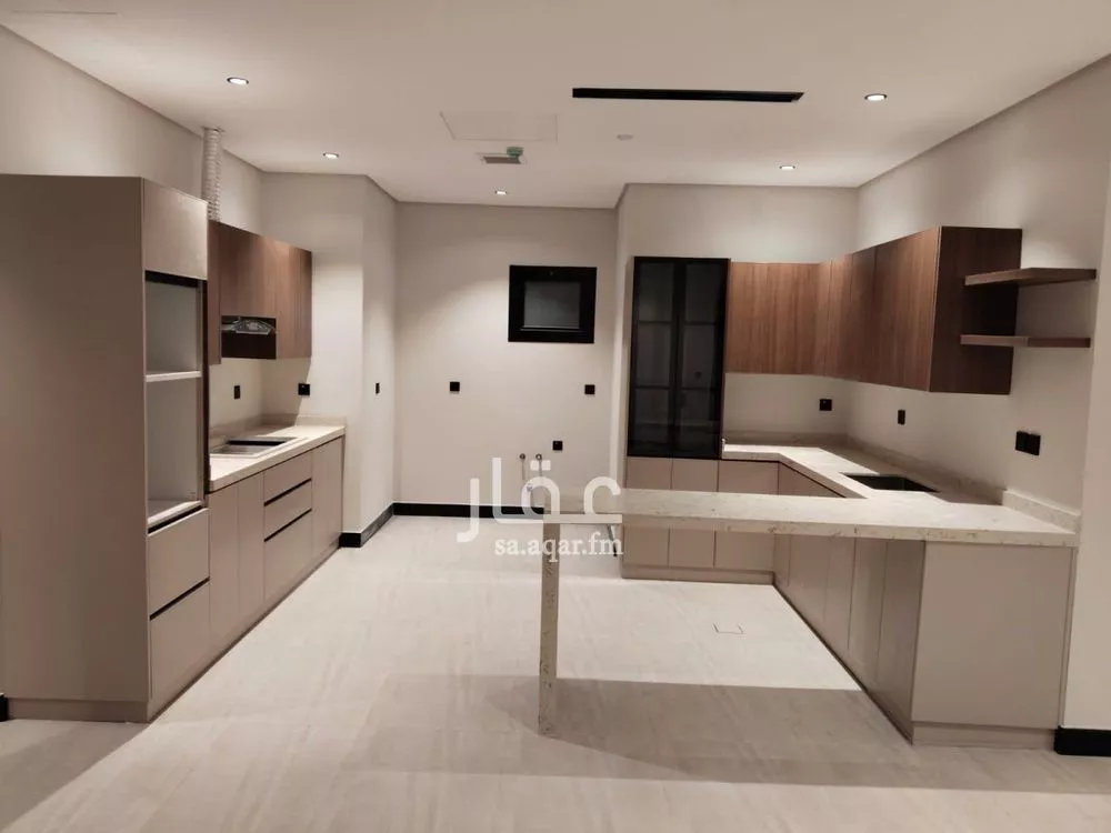 6 bedroom apartment in Al Munsiyah 6