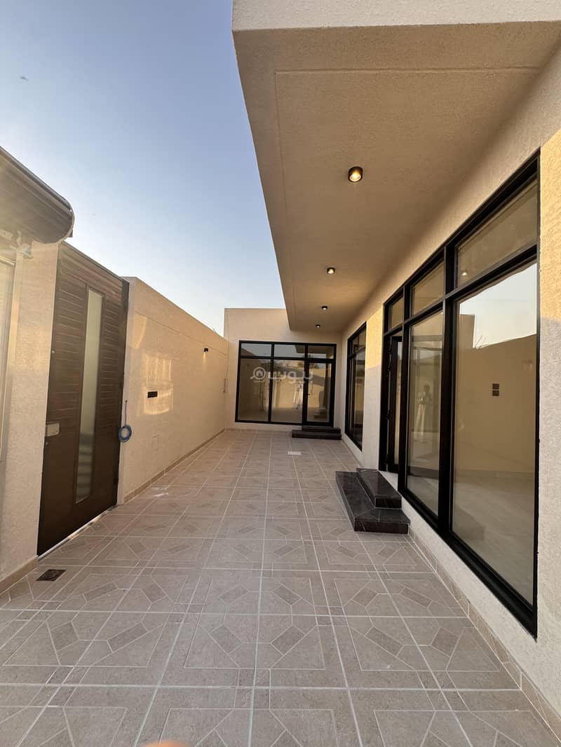 5 bedroom villa in East Beach, Eastern Province 5