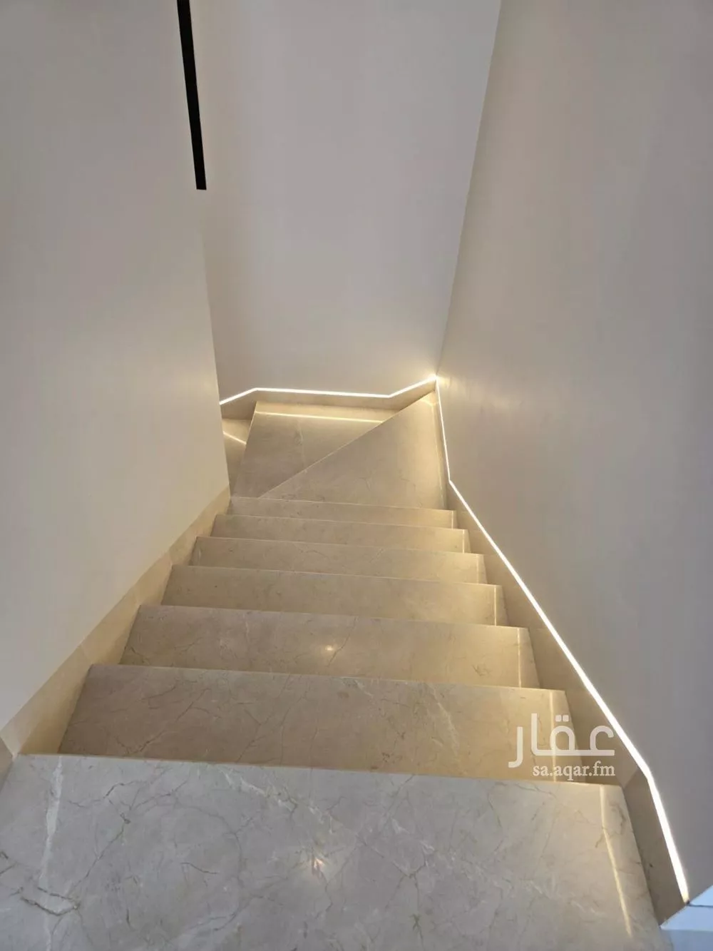 2 bedroom floor in Al Malqa 2