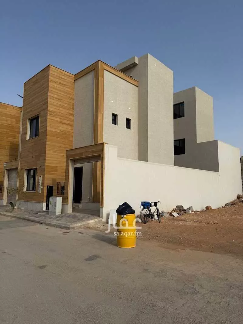 4 bedroom villa in Al Mahdiyyah 2