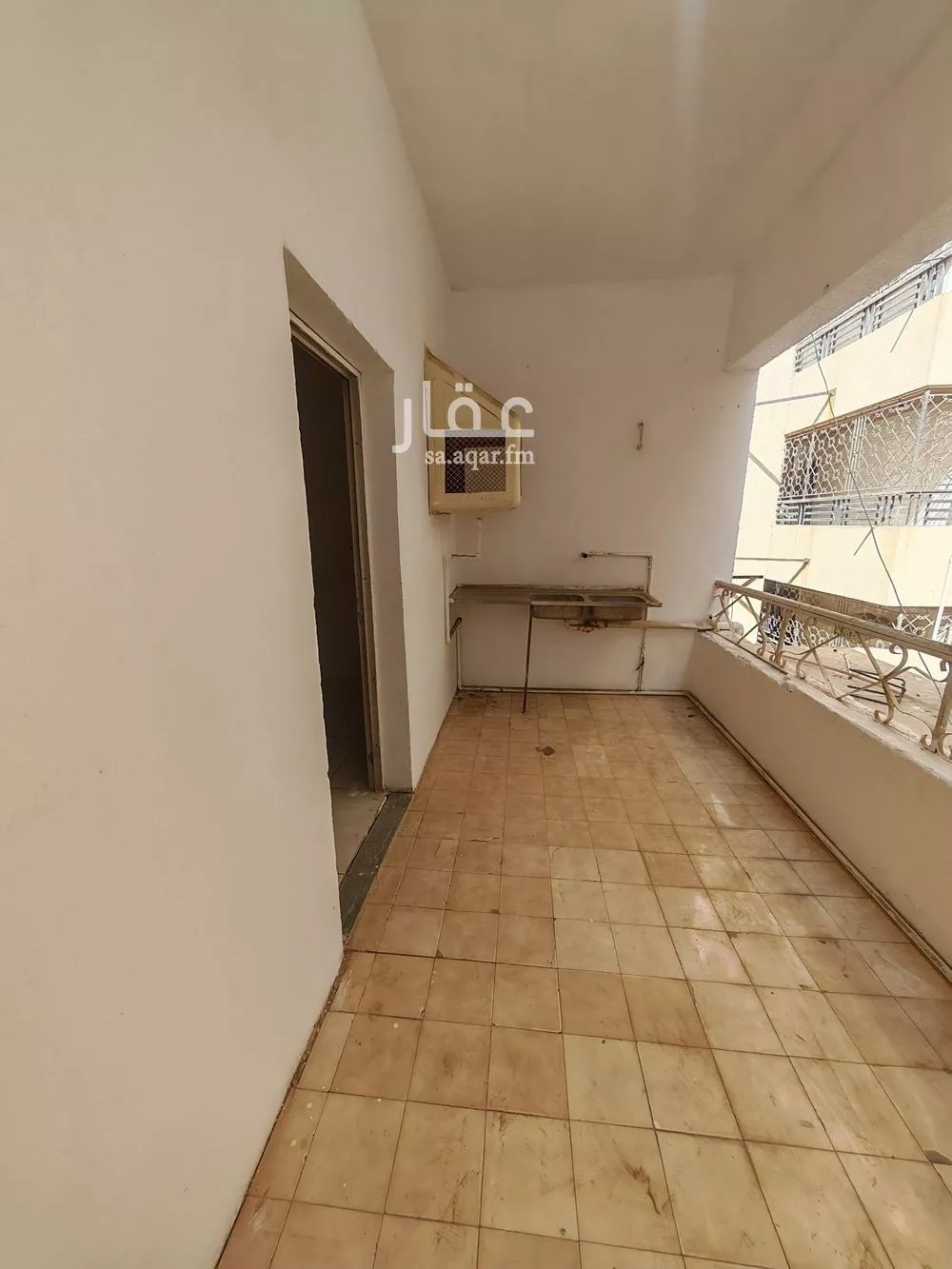 2 bedroom apartment in Mishrifah 4