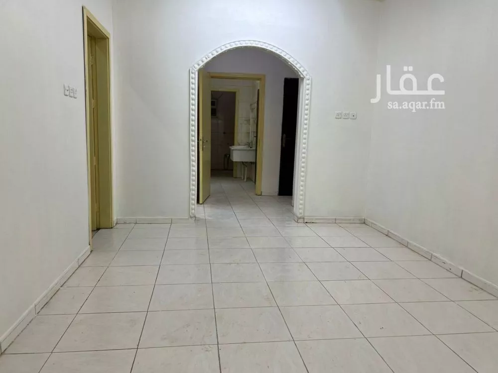 3 bedroom floor in Al Janadriyah 12