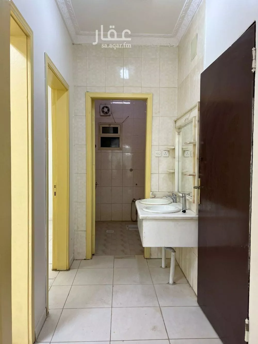 3 bedroom floor in Al Janadriyah 9