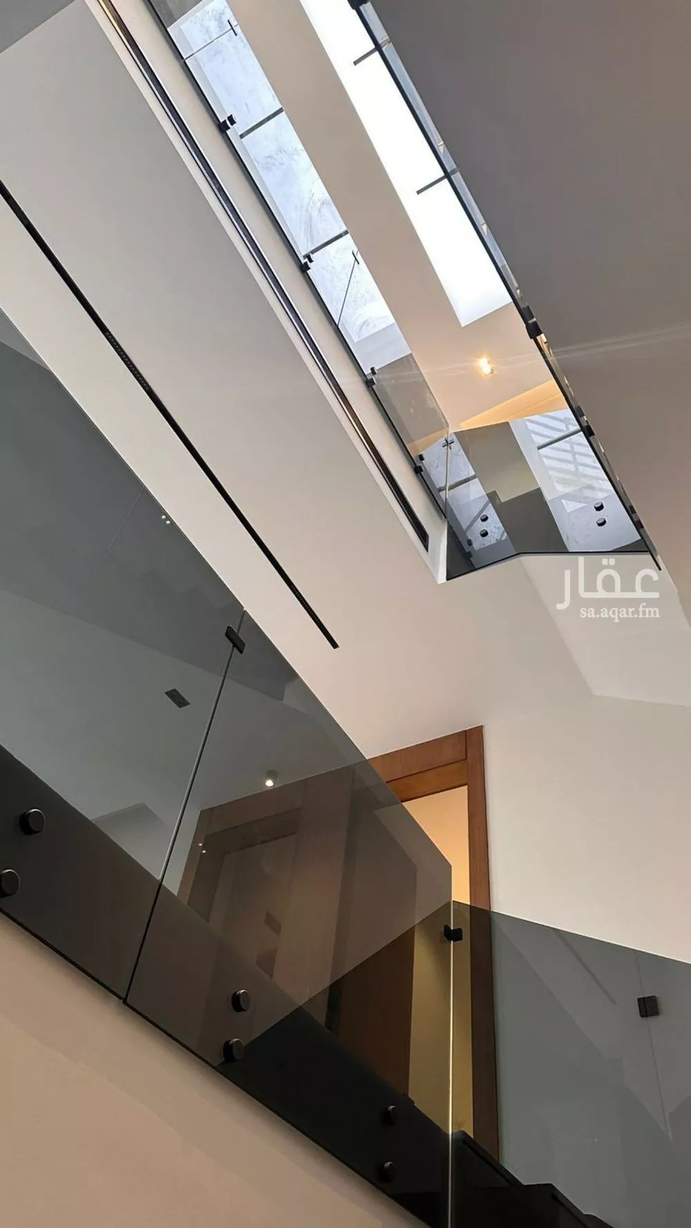 فيلا 5 غرف في العارض 2