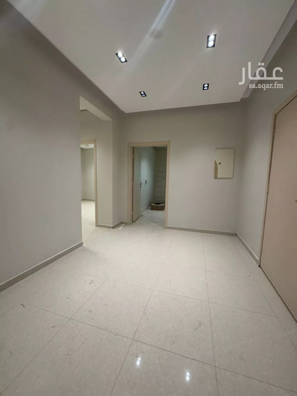 3 bedroom floor in Al Aridh 2