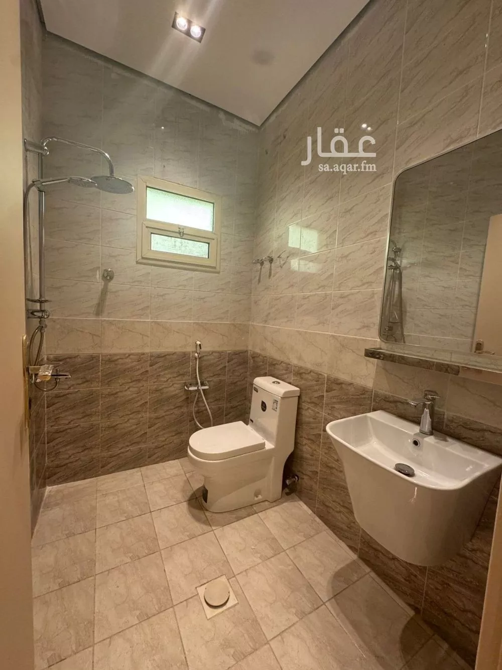 3 bedroom floor in Al Aridh 7
