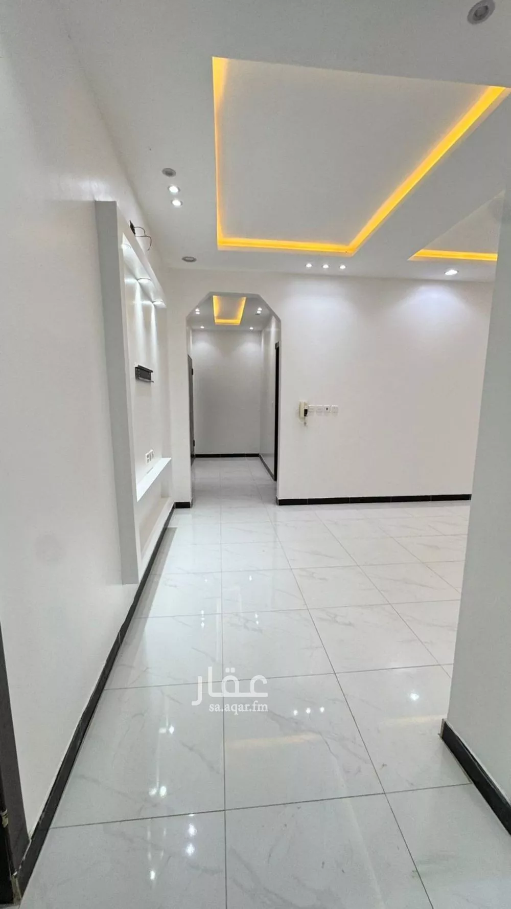 2 bedroom floor in Al Janadriyah 6