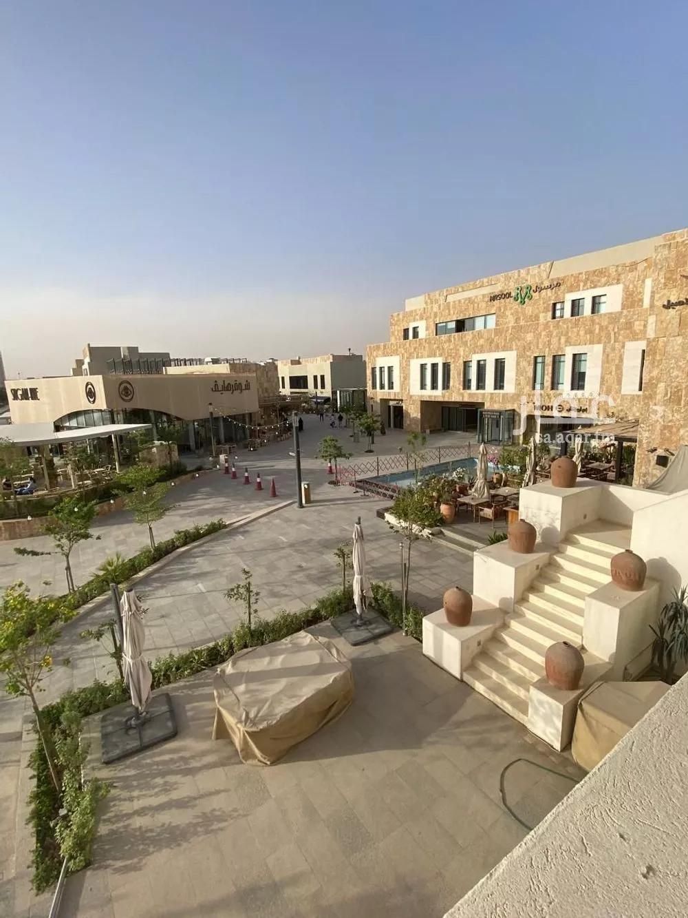 محل 16446 م² في النرجس 3