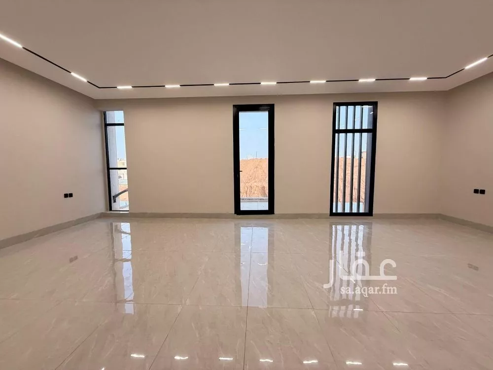 6 bedroom villa in Al Maizilah 8