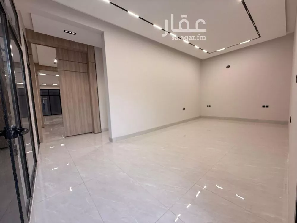 6 bedroom villa in Al Maizilah 9