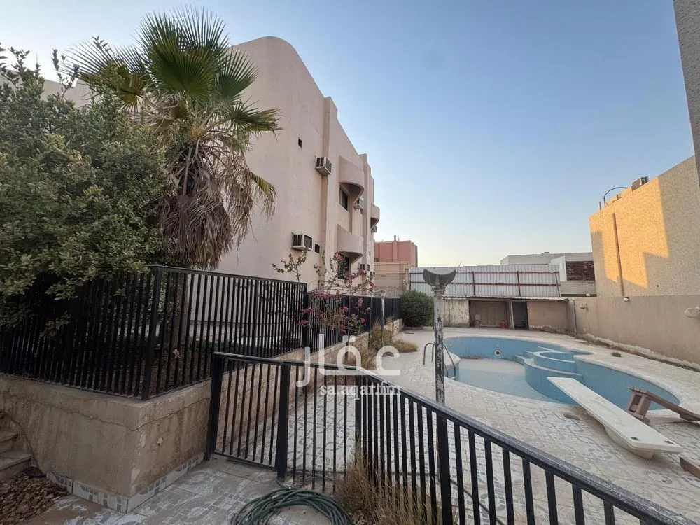 1160 sqm land in Al Rabwa 8