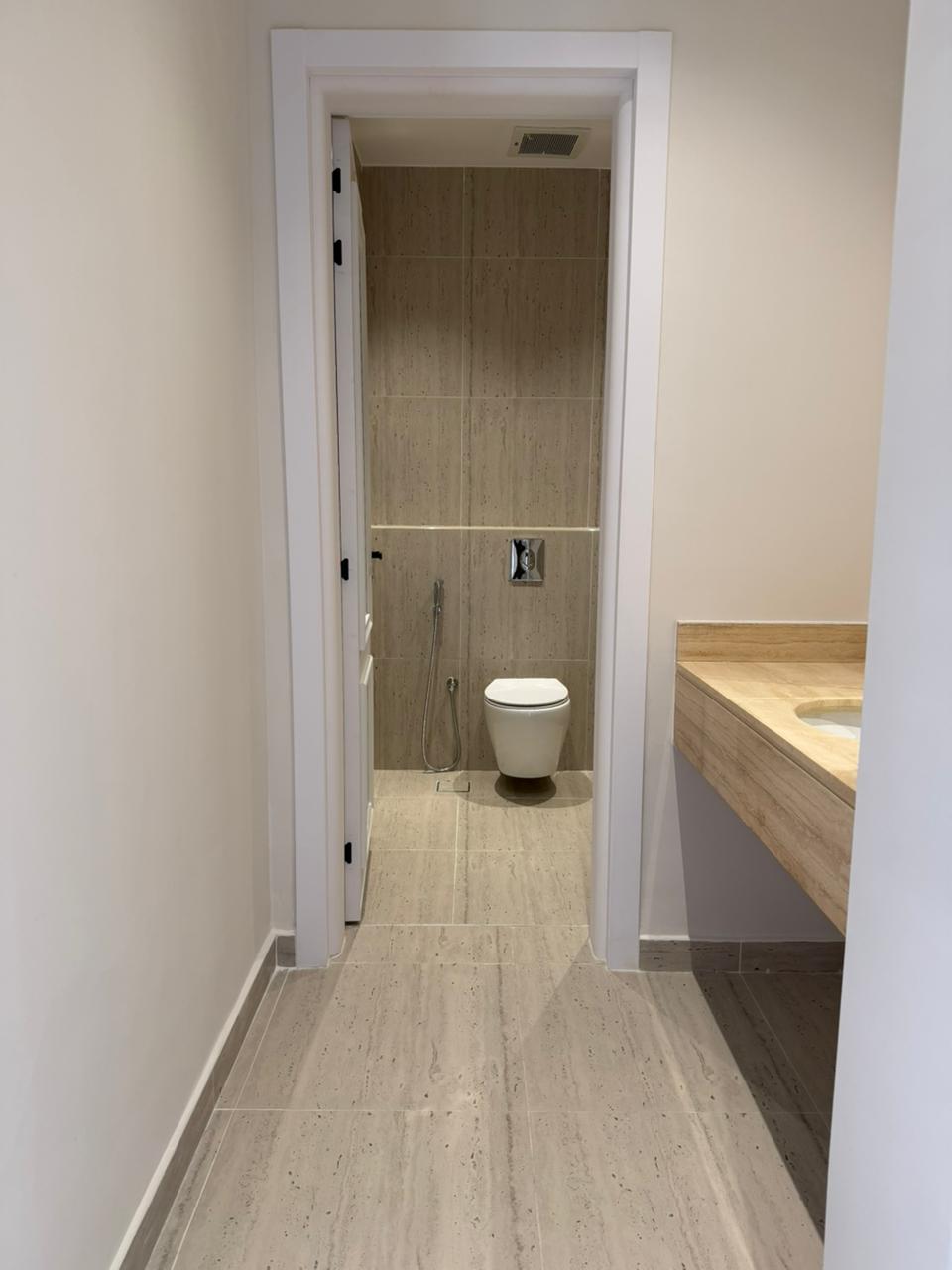 2 bedroom apartment in Irqah 11