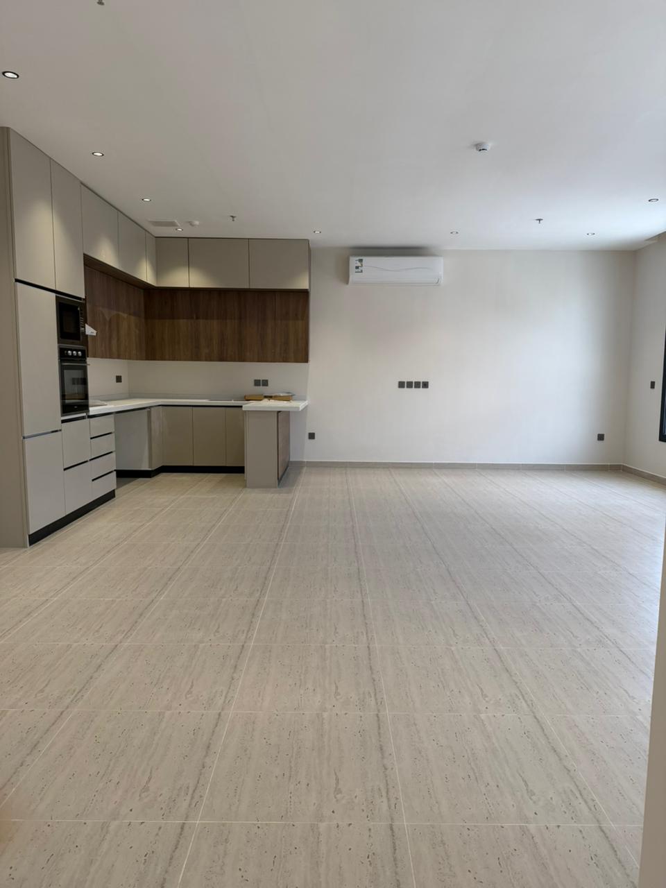 2 bedroom apartment in Irqah 10