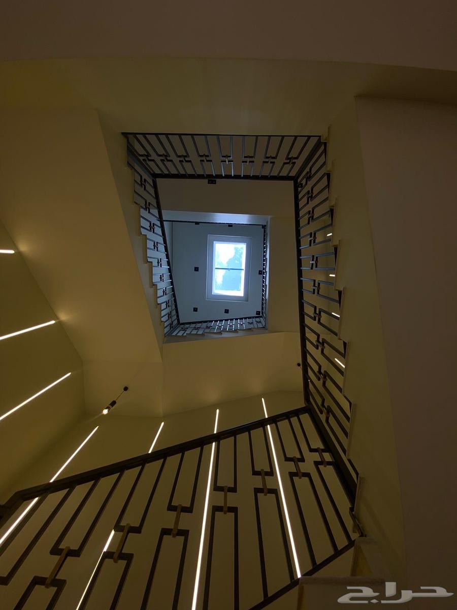4 bedroom villa in Al Malaz 6