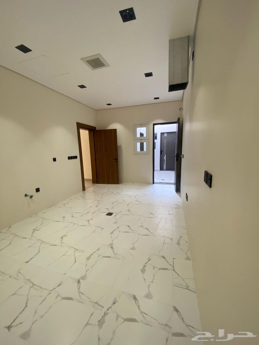 4 bedroom villa in Al Malaz 8