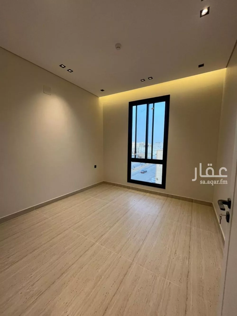 شقة 4 غرف في عكاظ 8