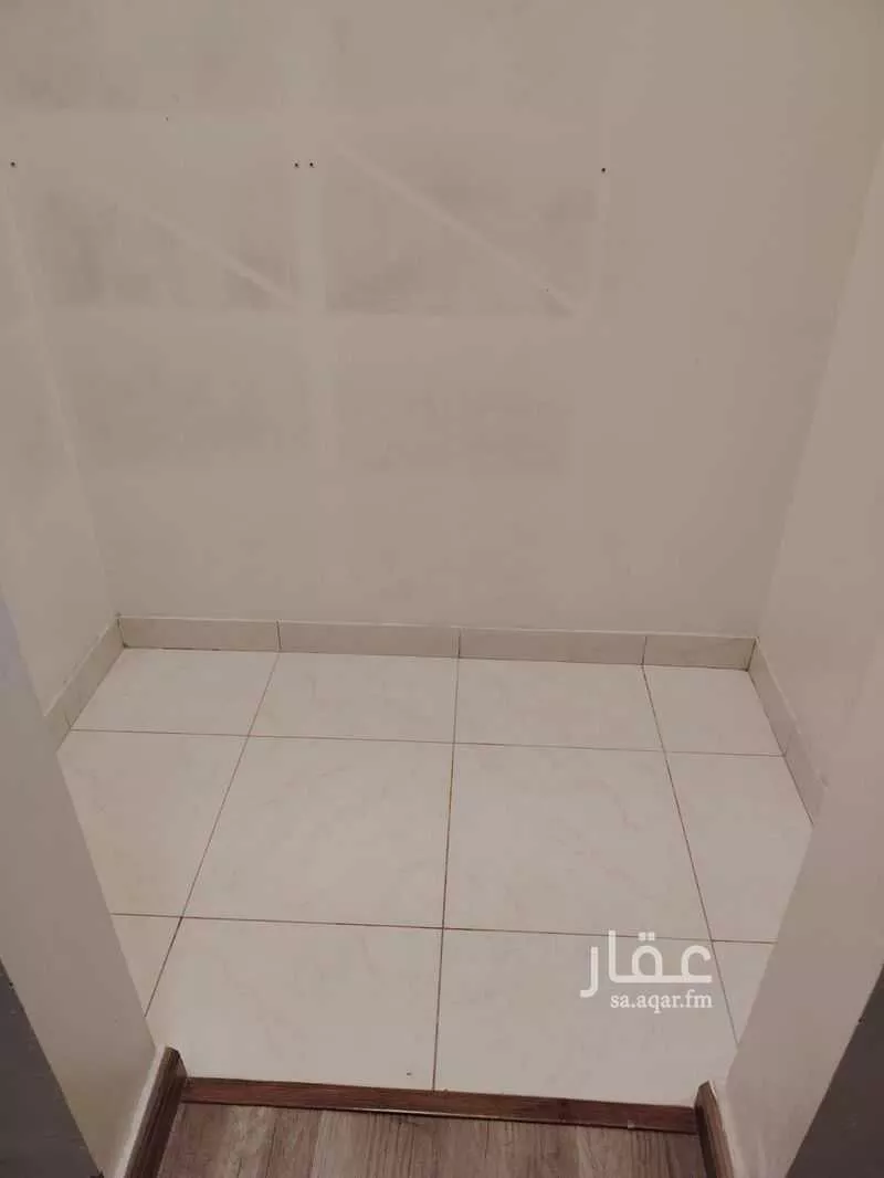 شقة 6 غرف في الندى 8