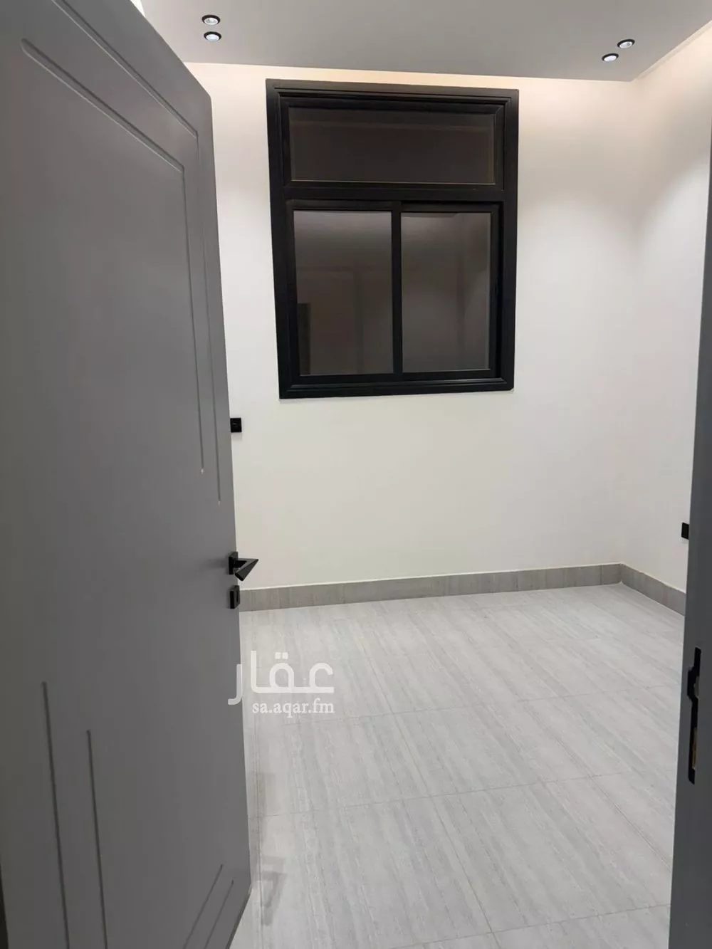 4 bedroom apartment in Al Yarmouk 18