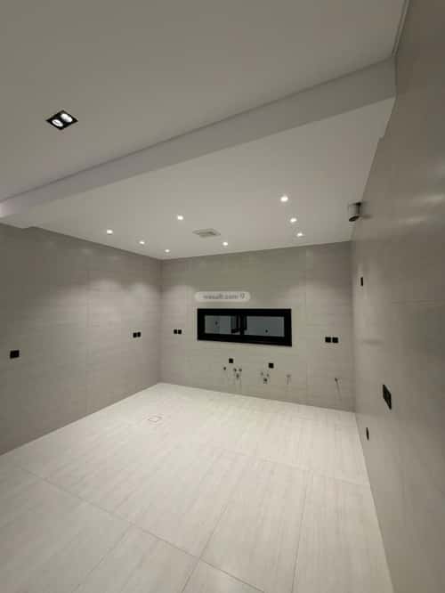 شقة 4 غرف في النزهة 4