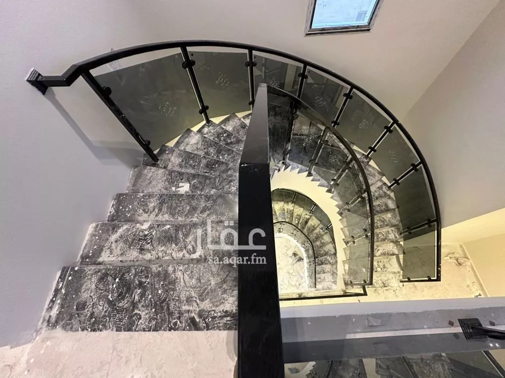 فيلا 9 غرف في الأمواج 9
