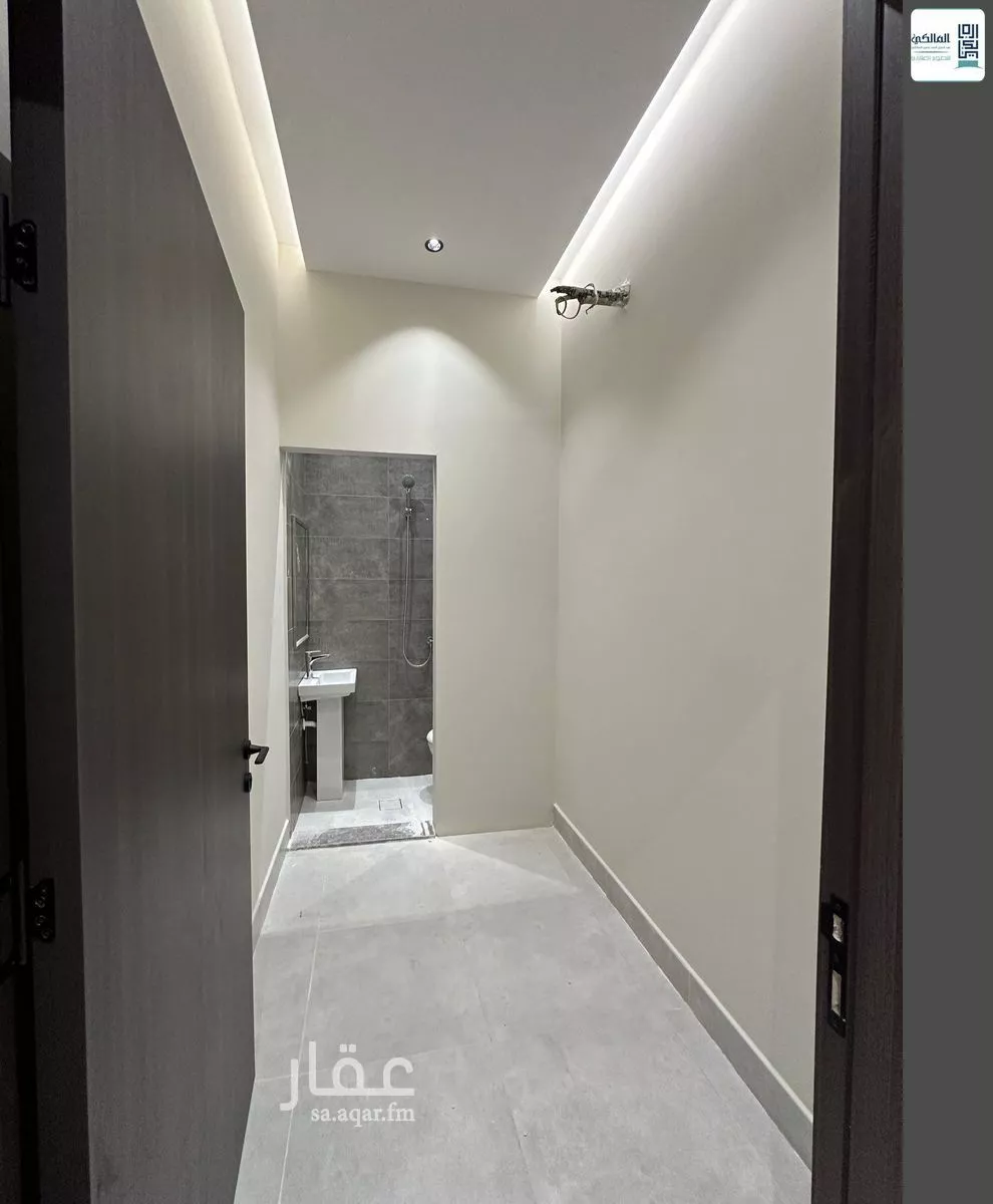 4 bedroom apartment in Al Rawdah 16