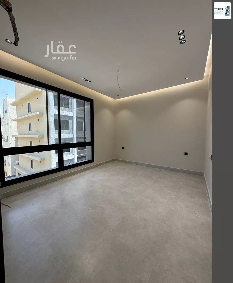4 bedroom apartment in Al Rawdah 9