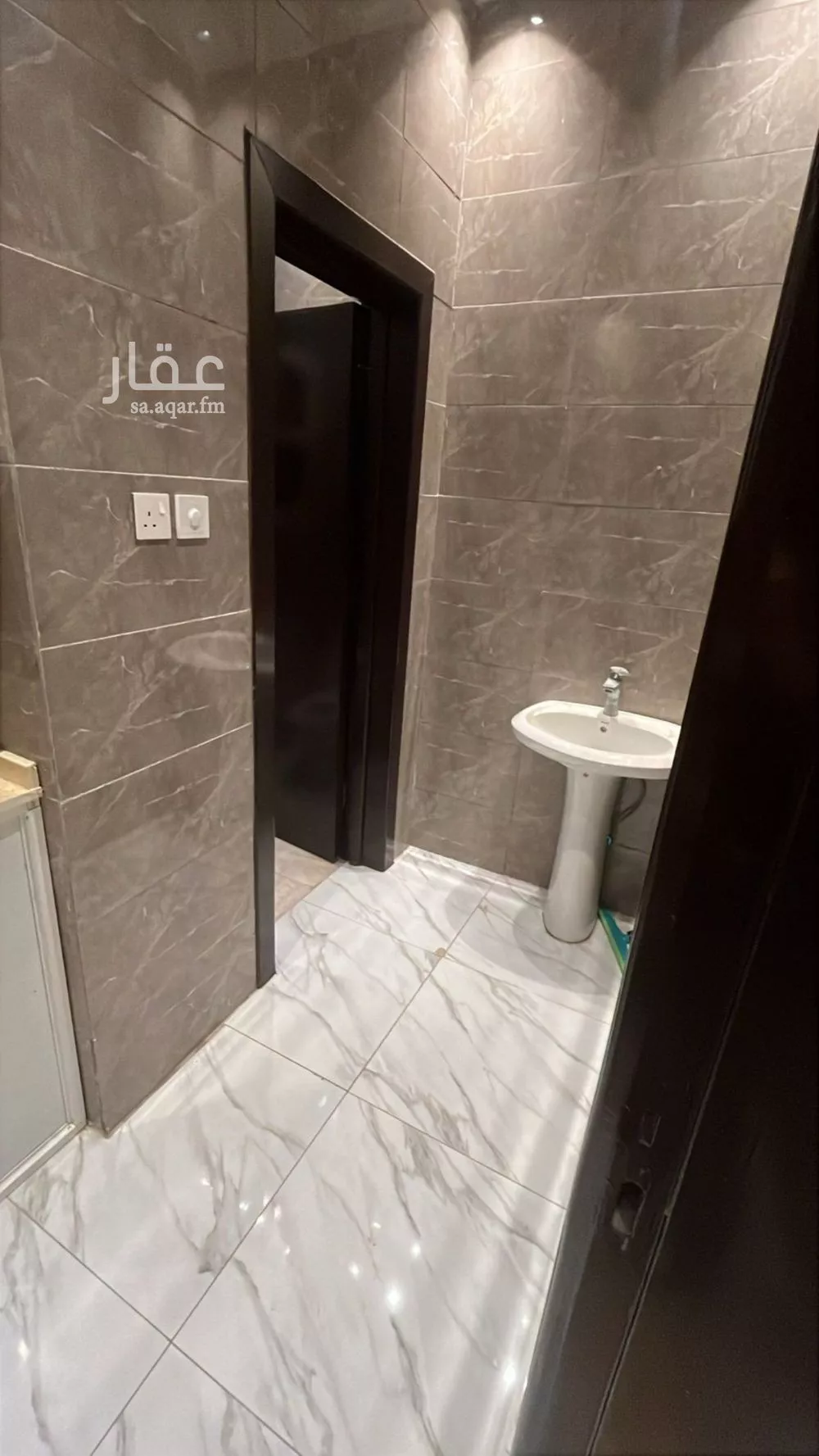 شقة 1 غرف في العقيق 2