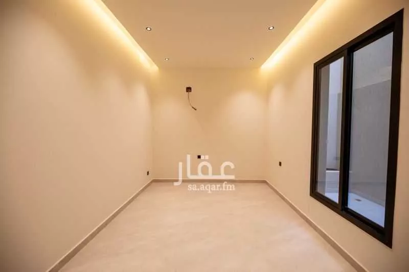 3 bedroom floor in Al Janadriyah 6