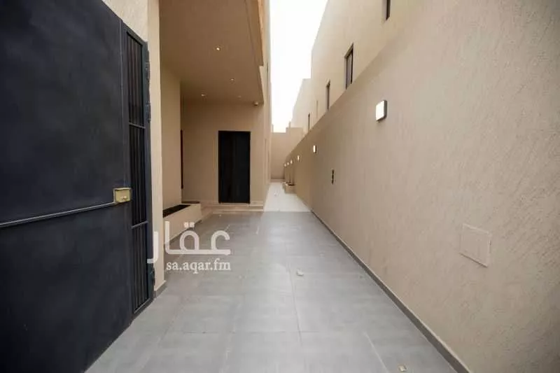 3 bedroom floor in Al Janadriyah 9