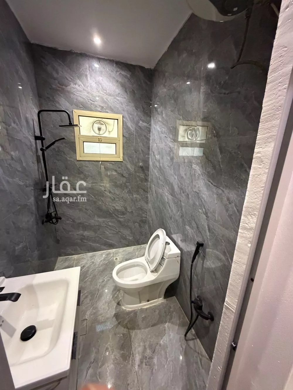 شقة 1 غرف في العقيق 3