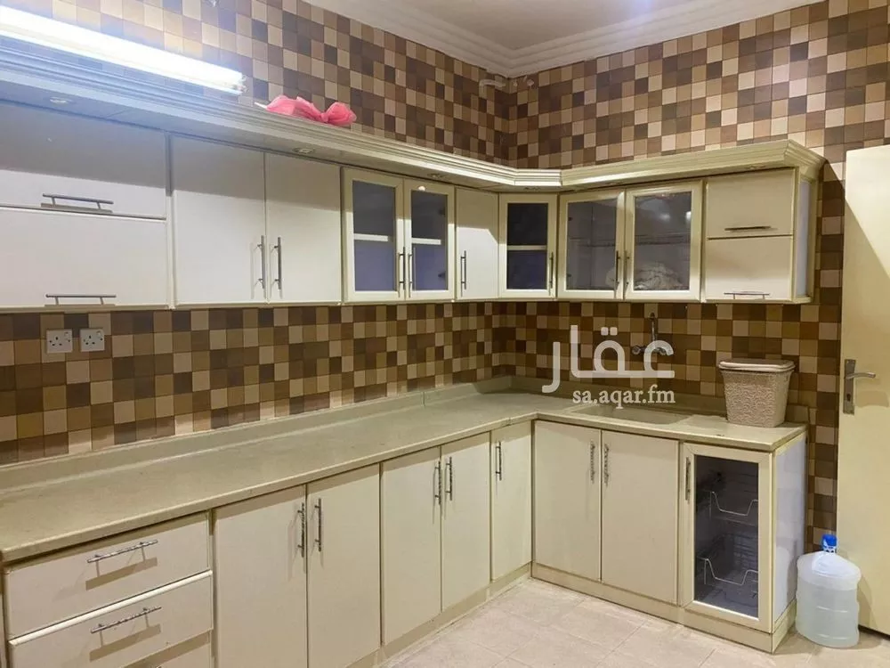 3 bedroom floor in Okaz 11
