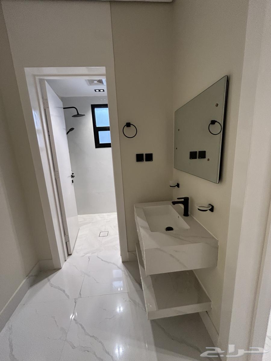 3 bedroom apartment in Al Janadriyah 6