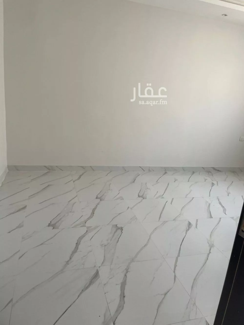 3 bedroom apartment in Al Hazm 9
