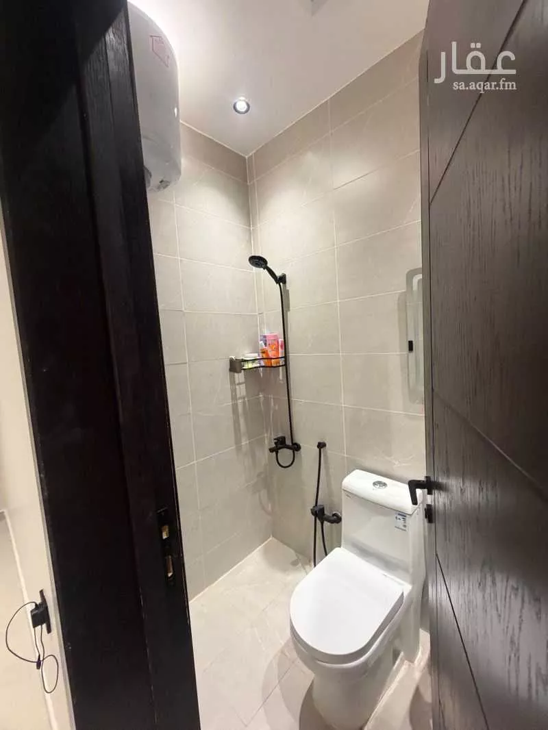 6 bedroom villa in Al Janadriyah 2