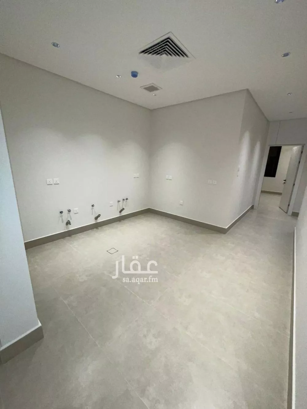 شقة 4 غرف في العارض 4