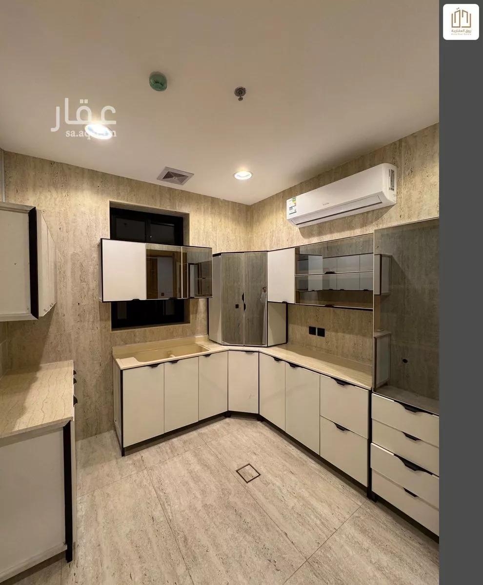 3 bedroom apartment in Al Hamra, Eastern Province 7
