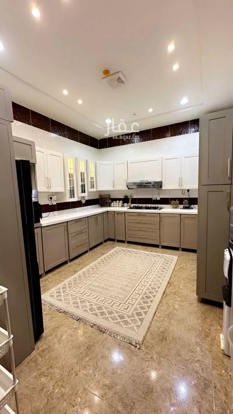 3 bedroom apartment in Al Rimal 6