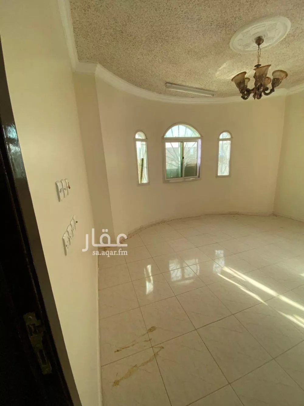 شقة 3 غرف في الرمال 10