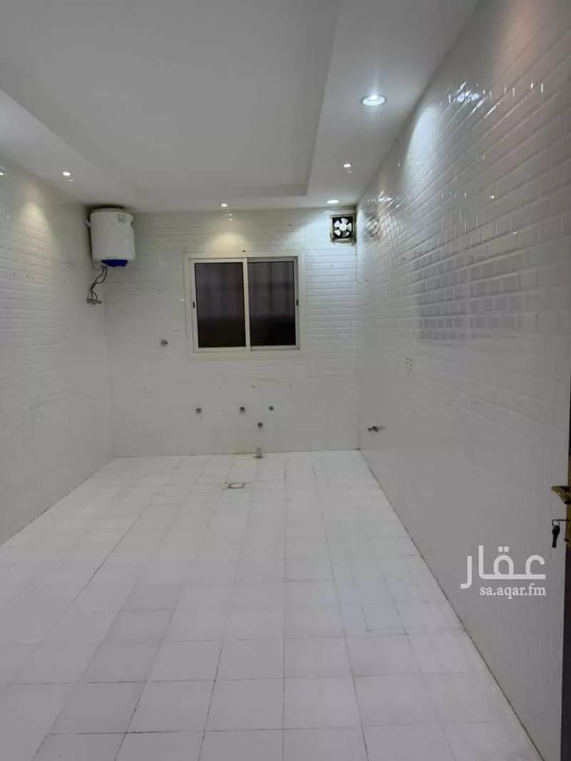 4 bedroom floor in Tuwaiq 8