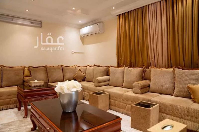 فيلا 7 غرف في العريجاء الغربية 12