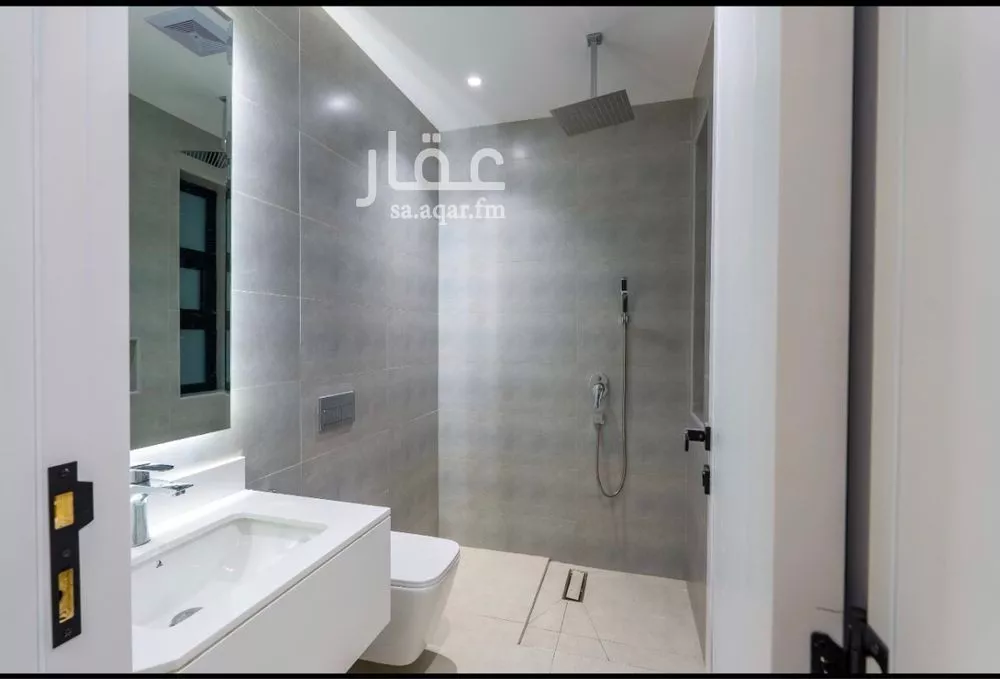 4 bedroom apartment in Al Bahr 8